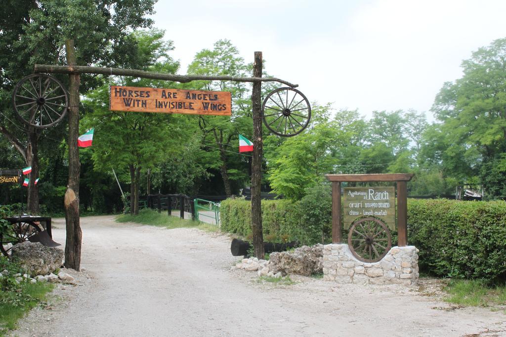 Agriturismo Al Ranch Castello d'Aviano Экстерьер фото
