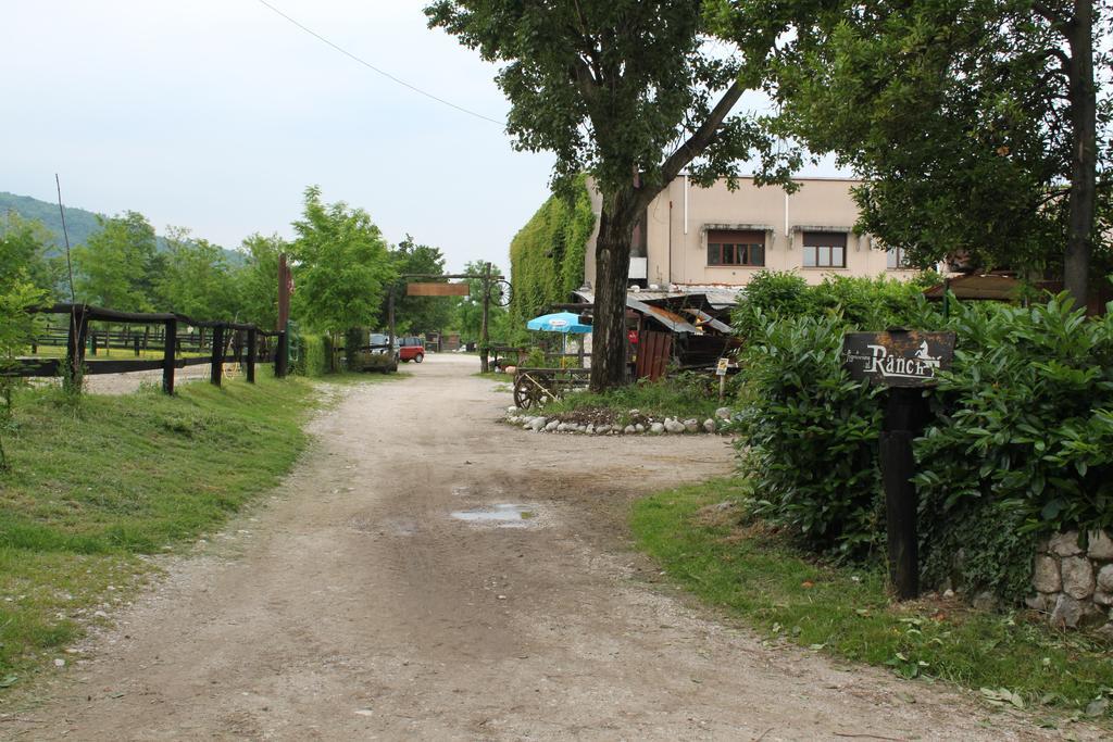 Agriturismo Al Ranch Castello d'Aviano Экстерьер фото