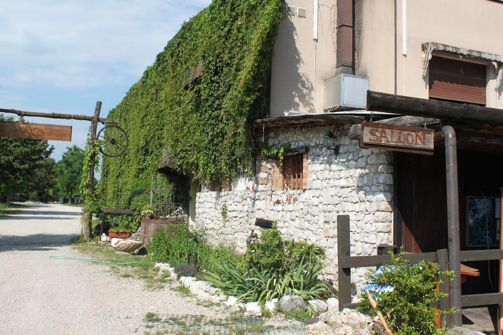 Agriturismo Al Ranch Castello d'Aviano Экстерьер фото
